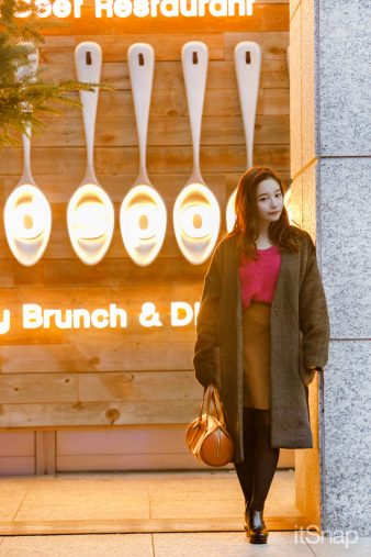 会社員・定野桃子サン(143cm)