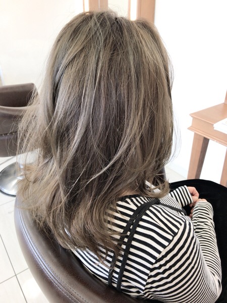 11レベルのアッシュベージュ