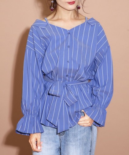 ボリューム袖のブラウス