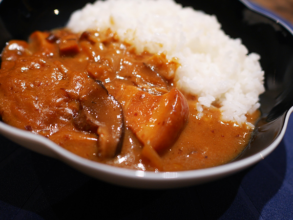 ちゅら海の防人カレー　いなむどぅち（オキハム）中身