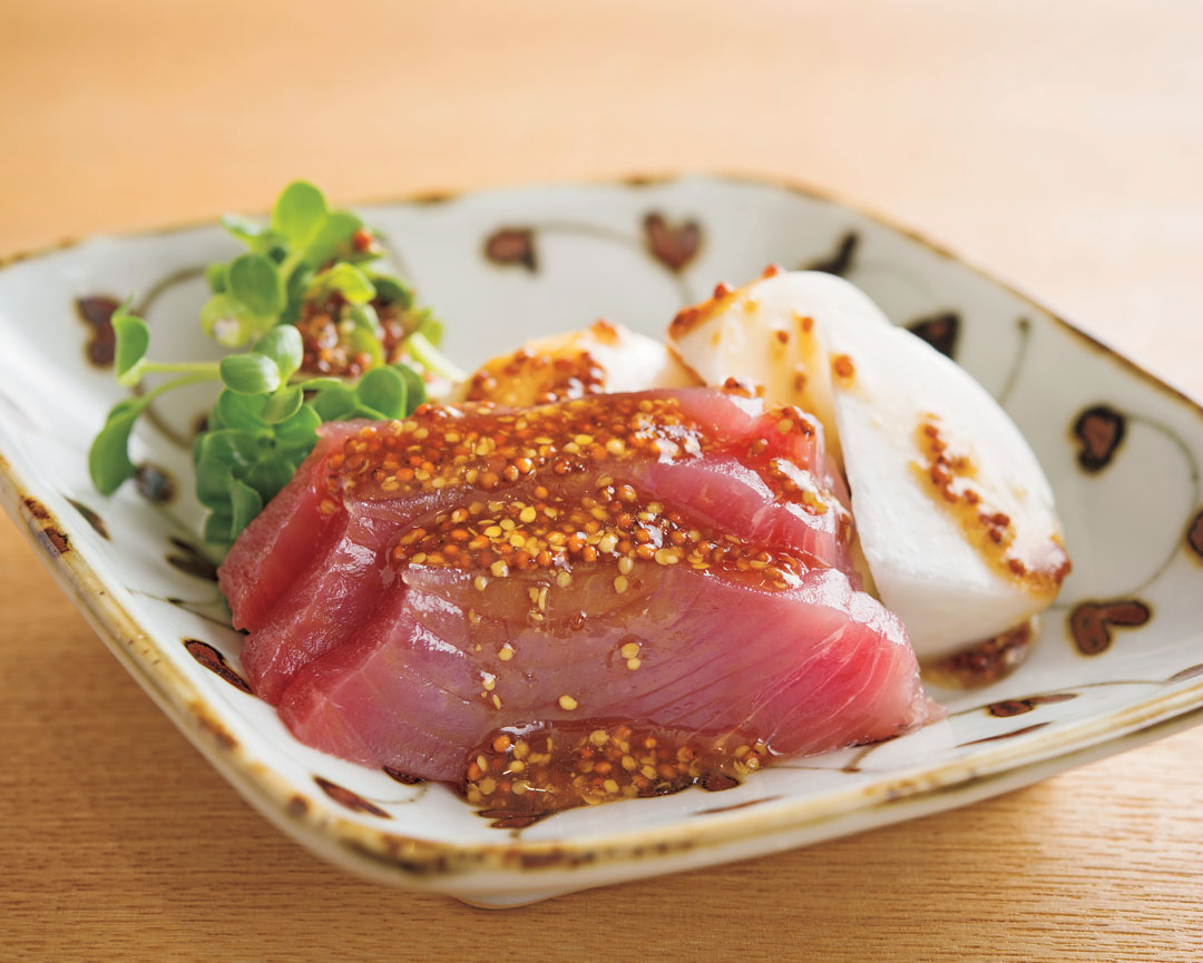 カツオとカブの粒マスタードダレ