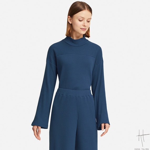 ユニクロ　リブハイネックT