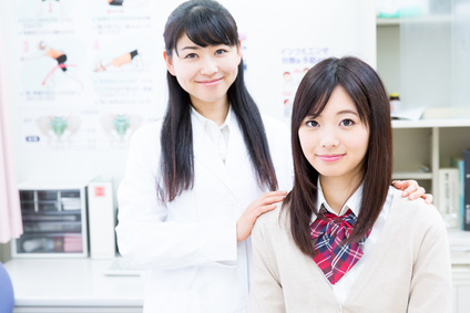 女子学生と女性医師