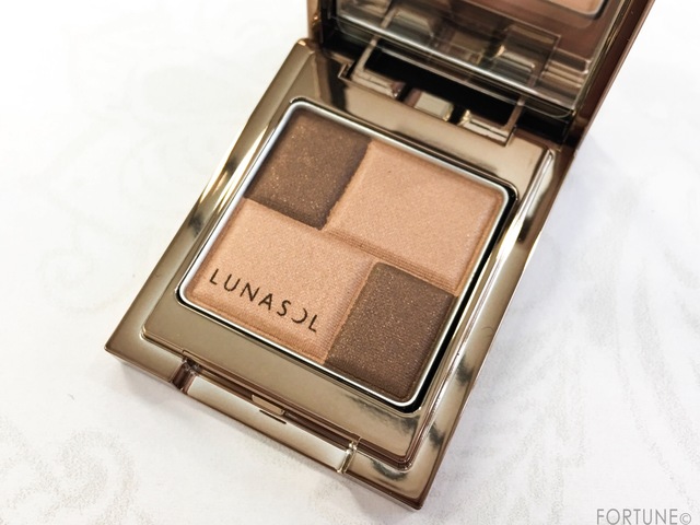 ふぉーちゅん・ルナソルアイシャドウ