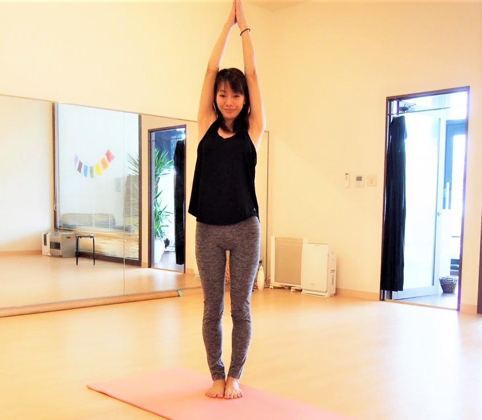 ゆったりとした呼吸をしながら10秒キープ