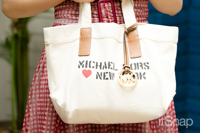 キャンバスロゴトートバッグ／MICHAEL KORS