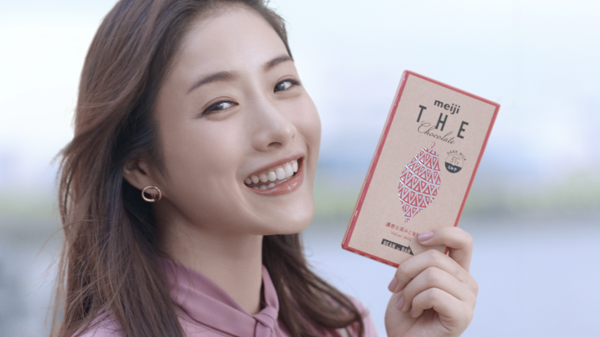 石原さとみ「明治 ザ・チョコレート」