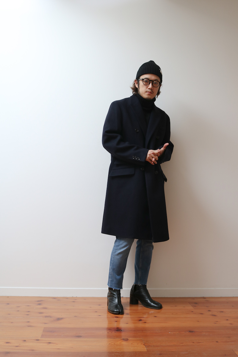 GUダブルブレストチェスターコートMB着用