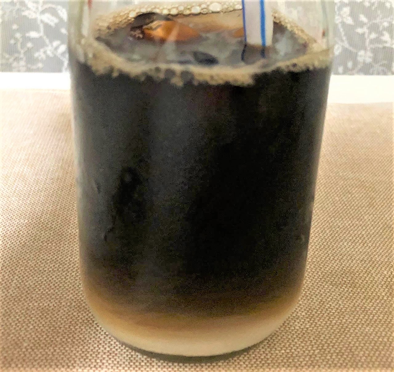 本体の内側にソッと注いでいく