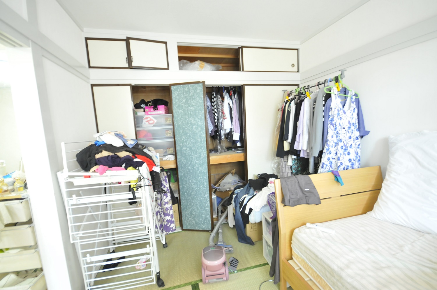 「鬼速片づけ」前の部屋