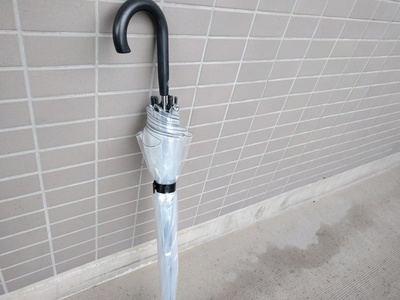 たまっていくビニール傘