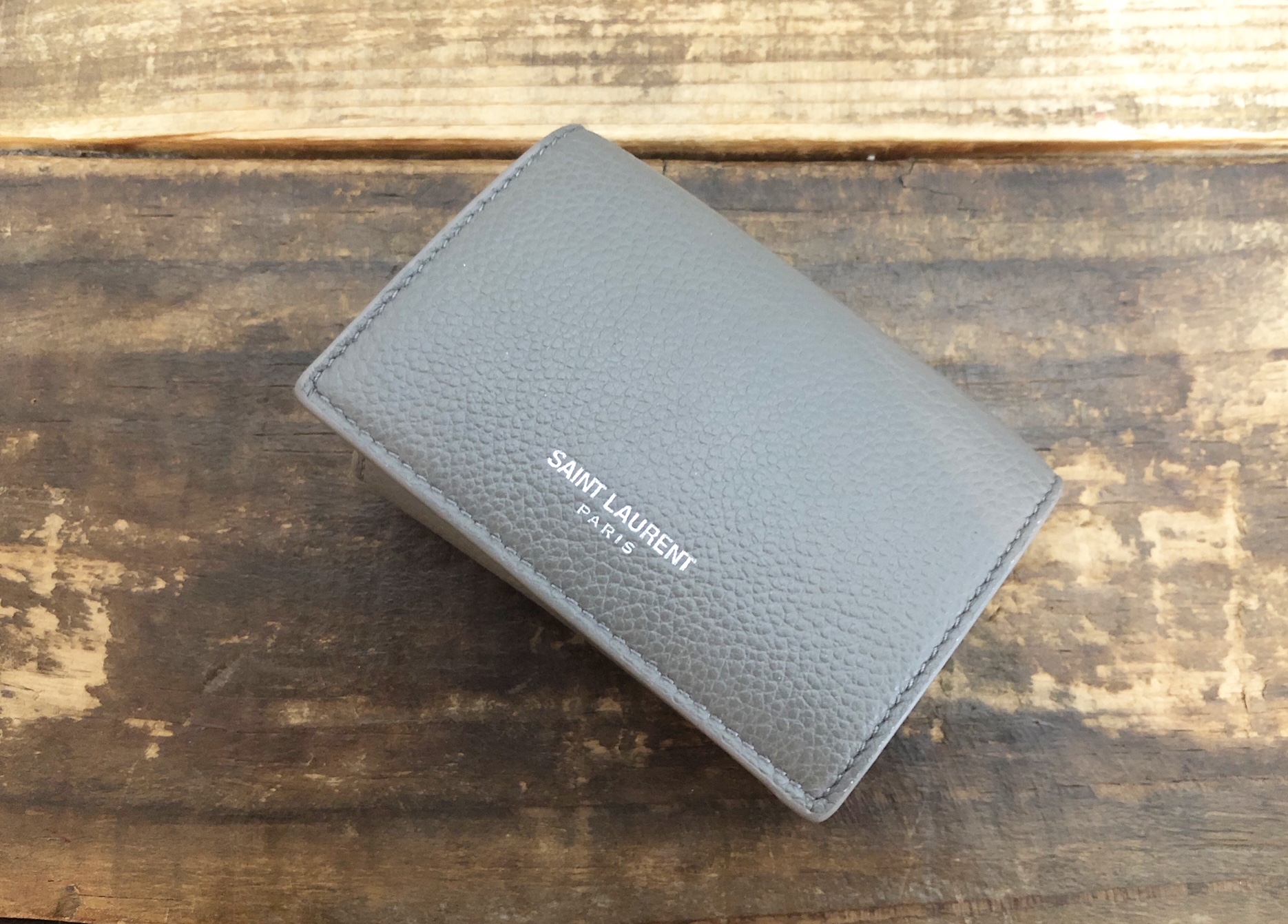 三つ折り財布（サンローラン）