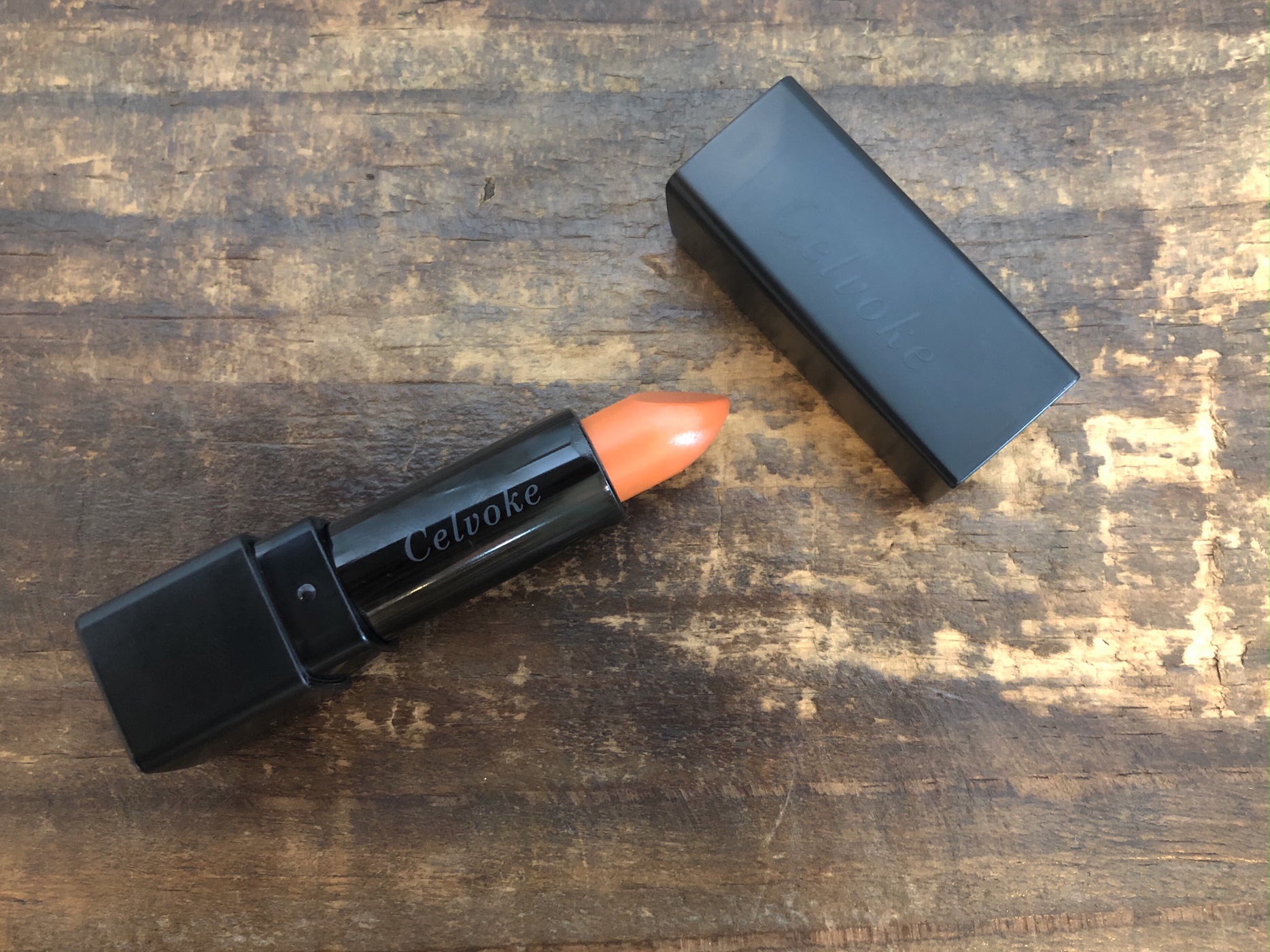 ディグニファイドリップス23（セルヴォーク）