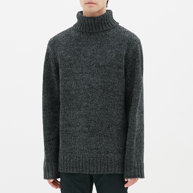 GUローゲージタートルネックセーター