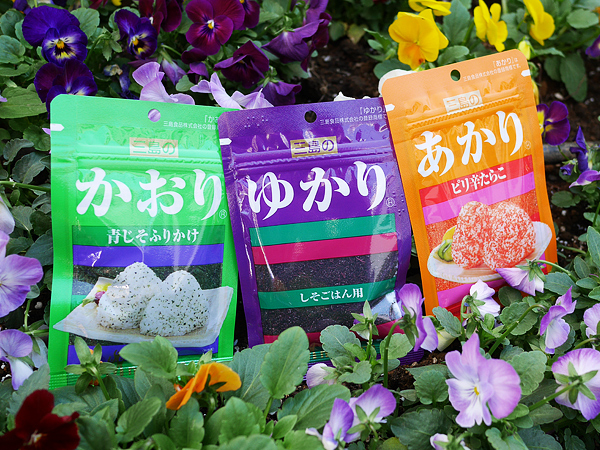 三島のふりかけ三姉妹／ゆかり（赤しそ）、かおり（青しそ）、あかり（たらこ）
