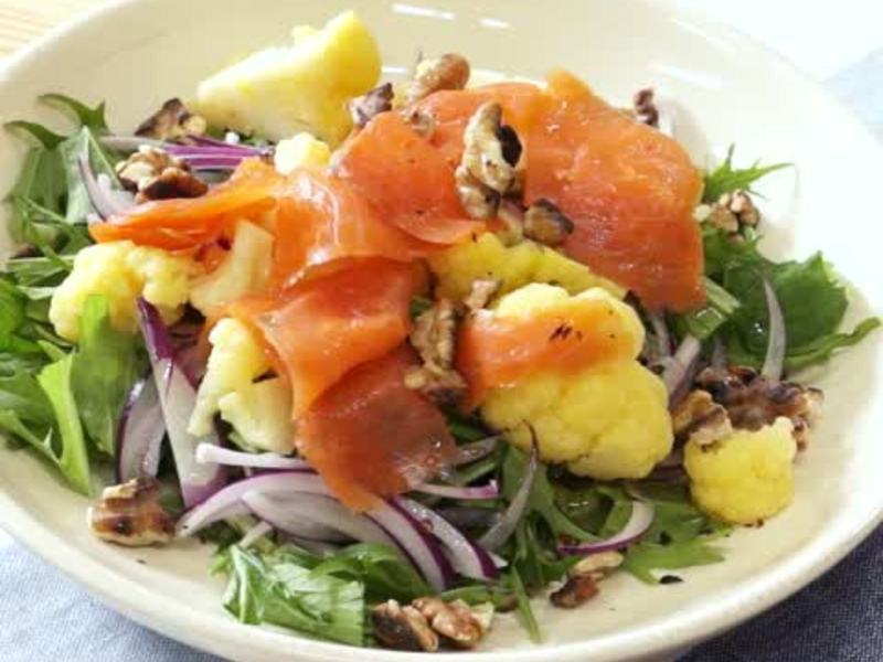 サーモンとカリフラワーのサラダ