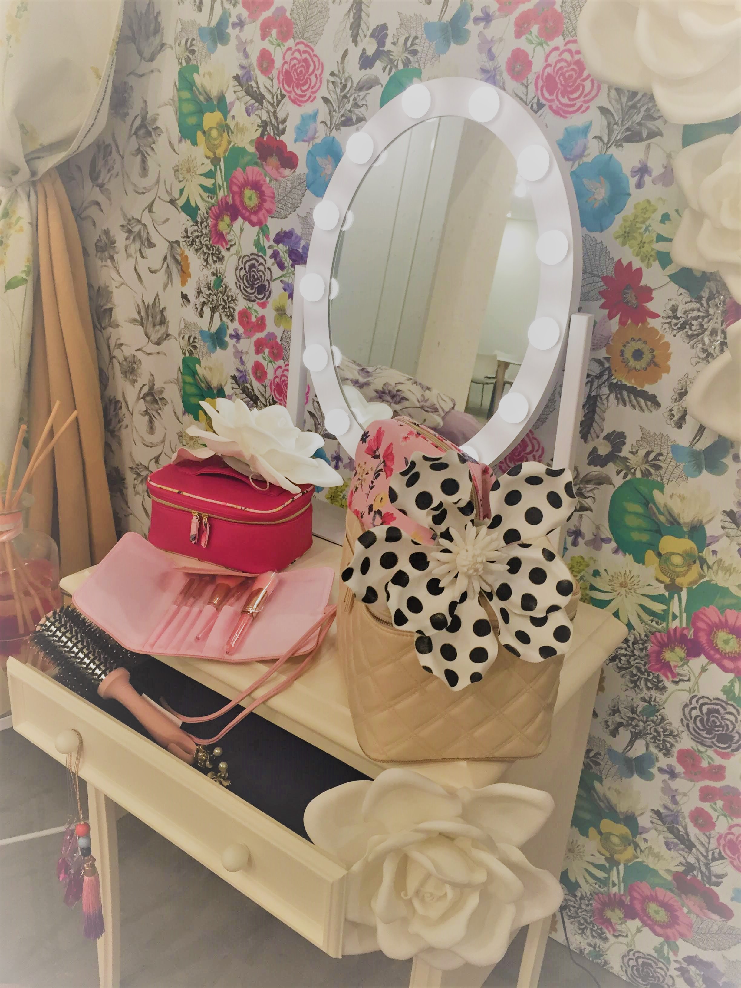 フッツェ ハリウッドミラー L　ラウンド　ホワイト　¥18,000