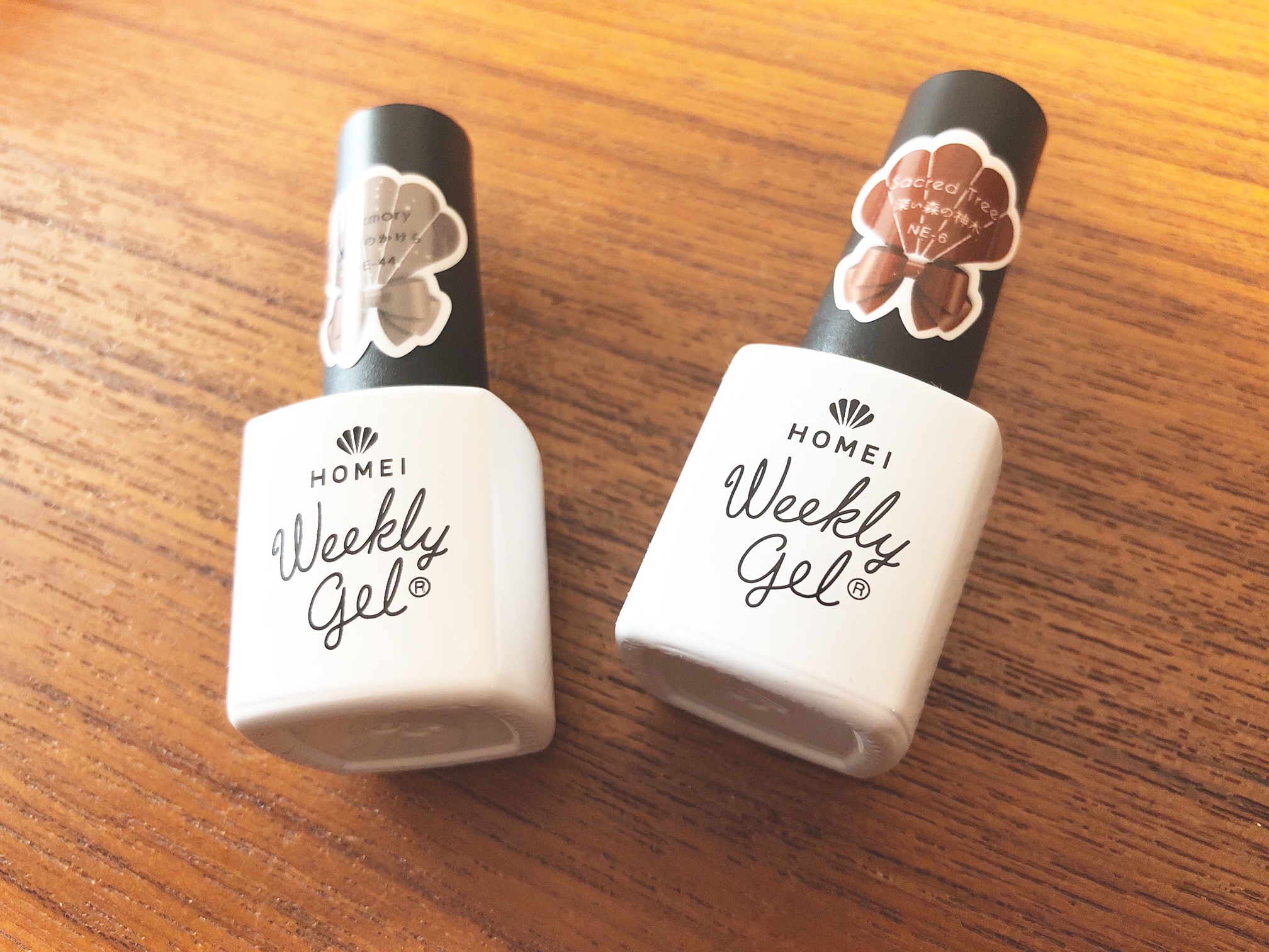 HOMEI【ウィークリージェル ブラウンカラー】［NE-44］Memory／［NE-6］Sacred Tree 各1,080円