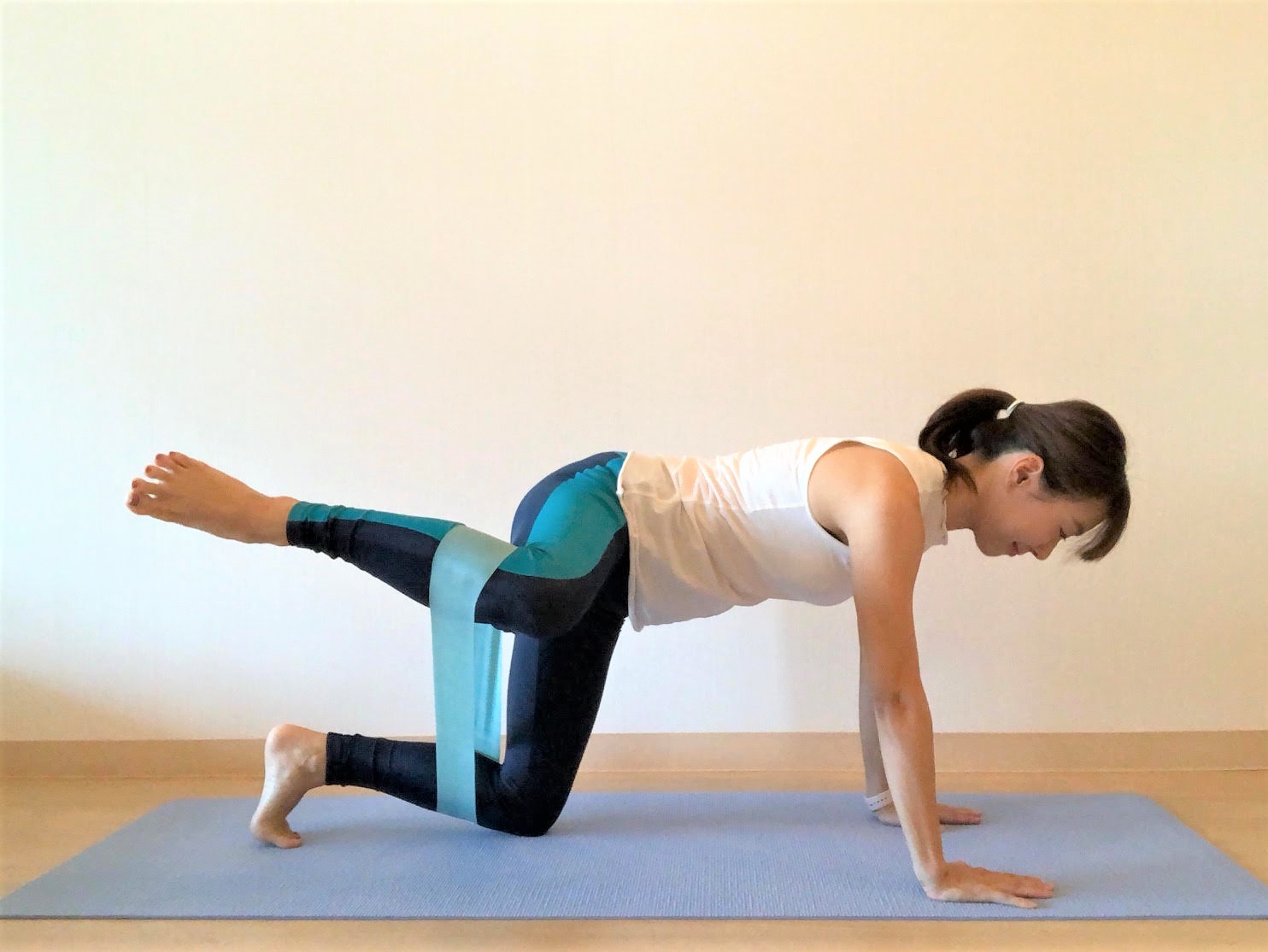 チューブをひざ下にかける