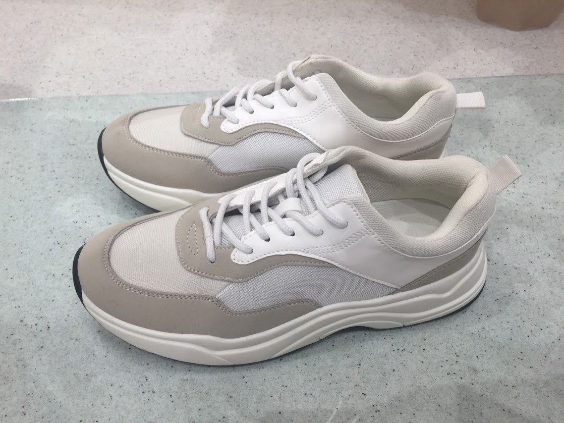 GU 2019春夏コレクション ダッドスニーカー（2,990円＋税、1月上旬発売予定）