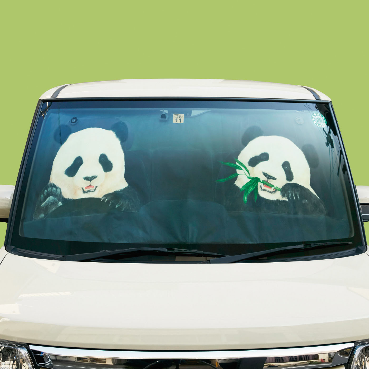 ［YOU＋MORE！］お留守パンダのパンシェード〈フロントガラス用〉2,400円