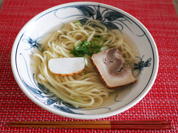 お水がいらない 沖縄懐石赤坂潭亭 沖縄風そば（キンレイ）