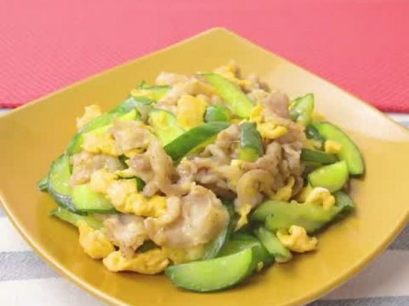 豚肉ときゅうりと卵の炒めもの