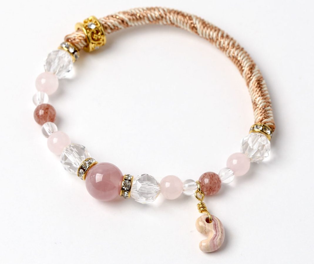 勾玉ブレスレット