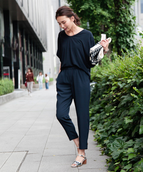 シャツとパンツのセットアップ