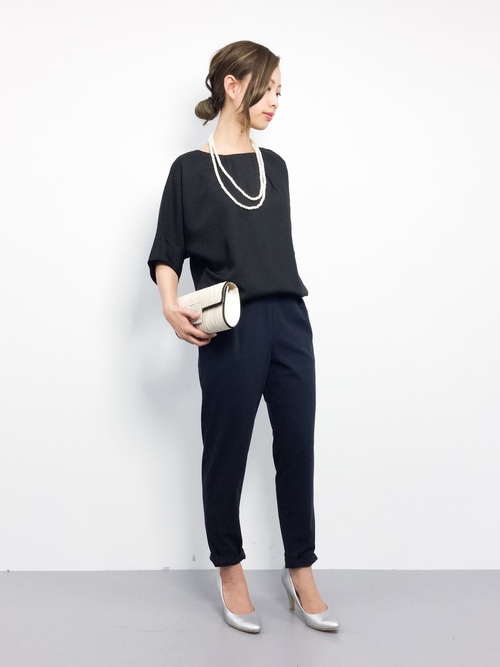 シャツとパンツのセットアップ