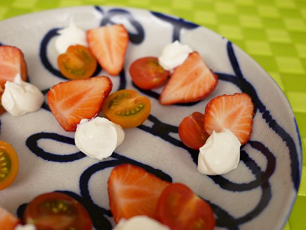 前菜(イチゴとミニトマトとマスカルポーネチーズ)