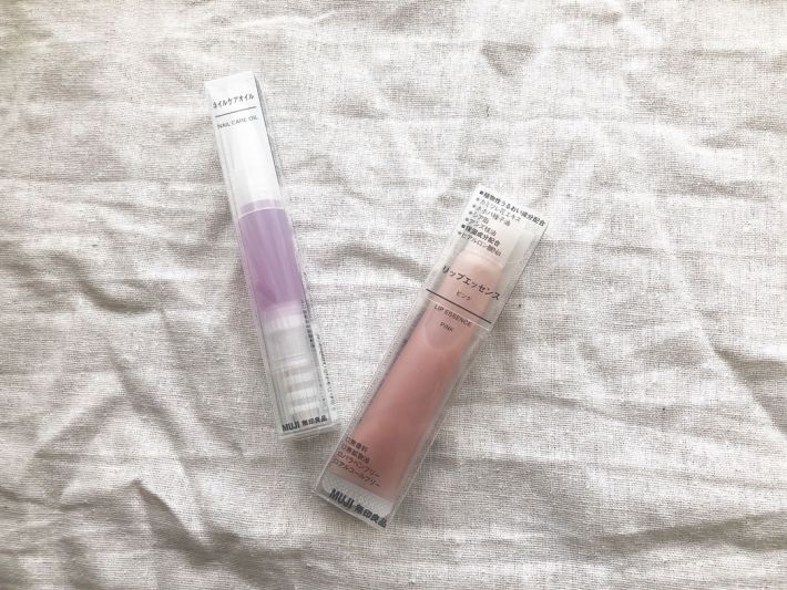 【ネイルケアオイル】750円(税込)／【リップエッセンス・ピンク】790円(税込)