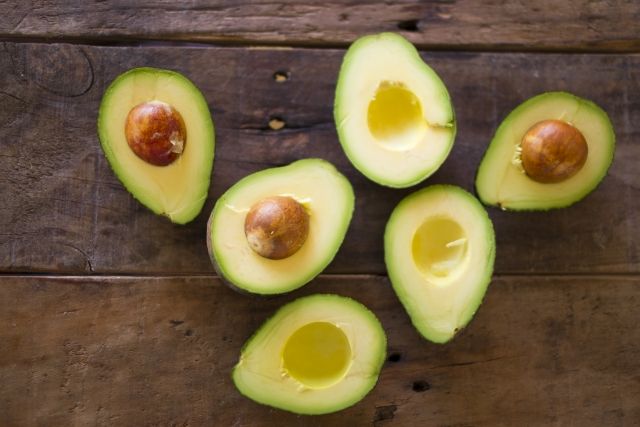 肌を潤わせる食事とは　ビタミンE