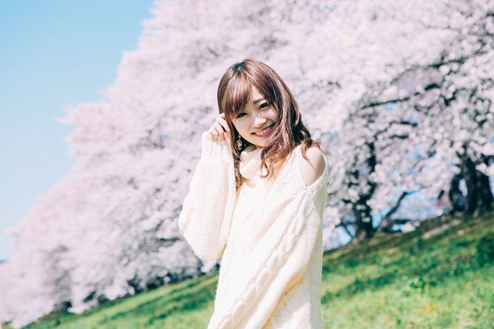 お花見で愛される女性に