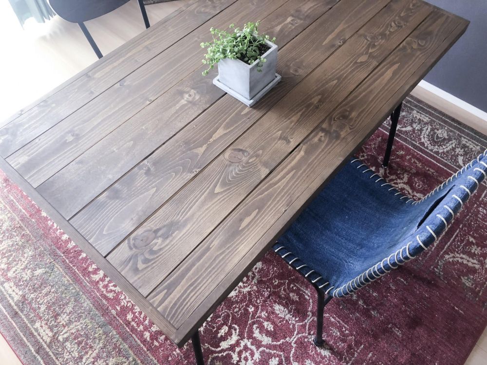 ダイニングテーブル