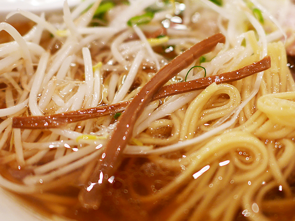 中華そば屋・すずらん(恵比寿)「チャーシューワンタン麺」干しメンマ