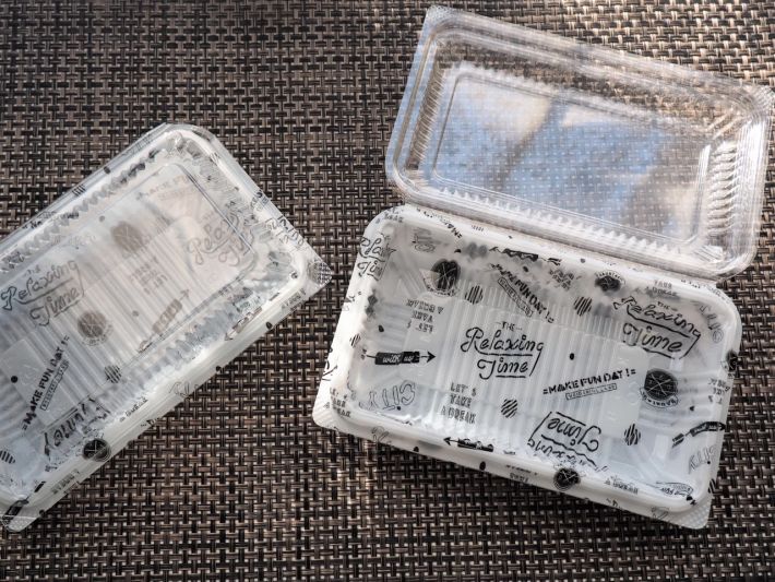 100均の映え花見グッズ「フードパックS フォレストピクニック（4枚入り）」