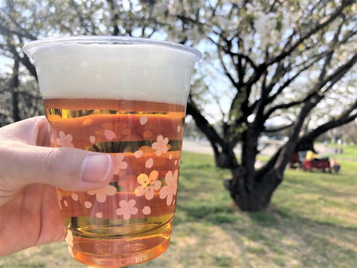 100均の映え花見グッズ「クリアカップ（さくら/375ml）6個入り」