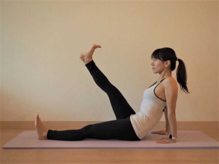 もも裏ストレッチ