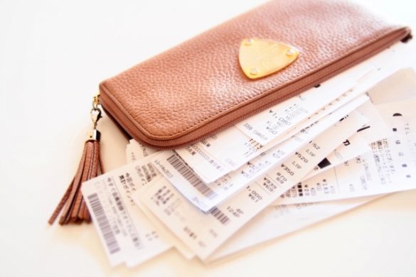 レシートばかりの財布