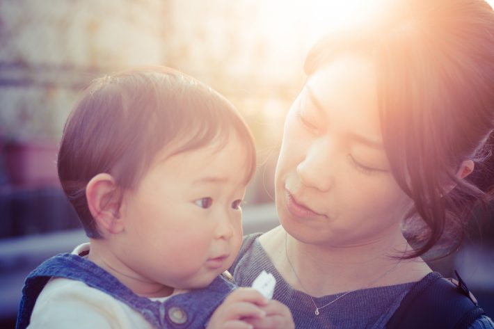 子育てが大変な時期に夫が浮気した