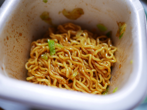 エースコック「モッチッチ」