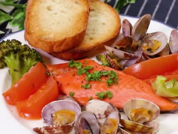 鮭でアクアパッツァ