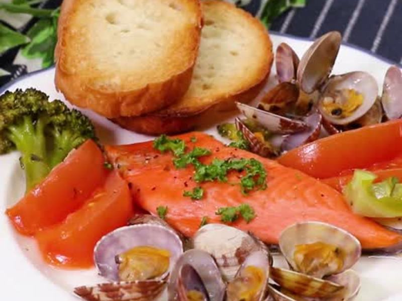 鮭でアクアパッツァ