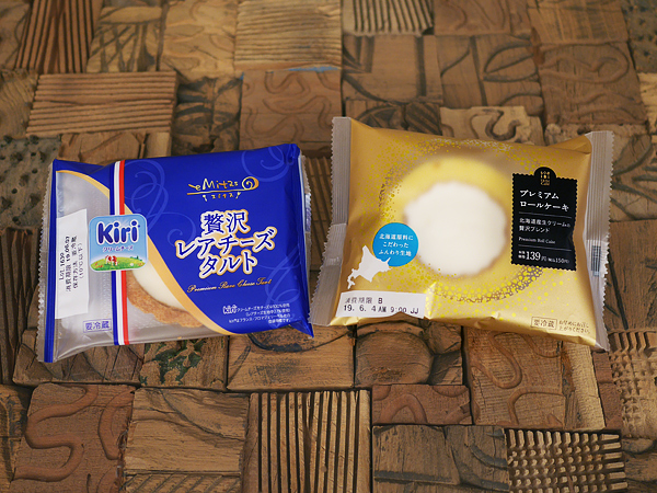 レアチーズタルト　ロールケーキ