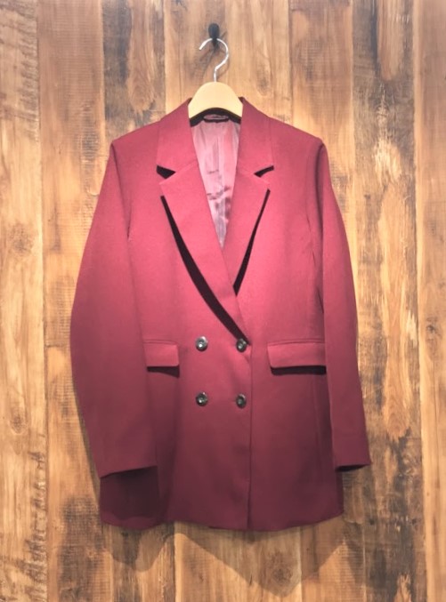 ダブルブレストジャケット　￥3,990＋税（8月下旬発売予定）