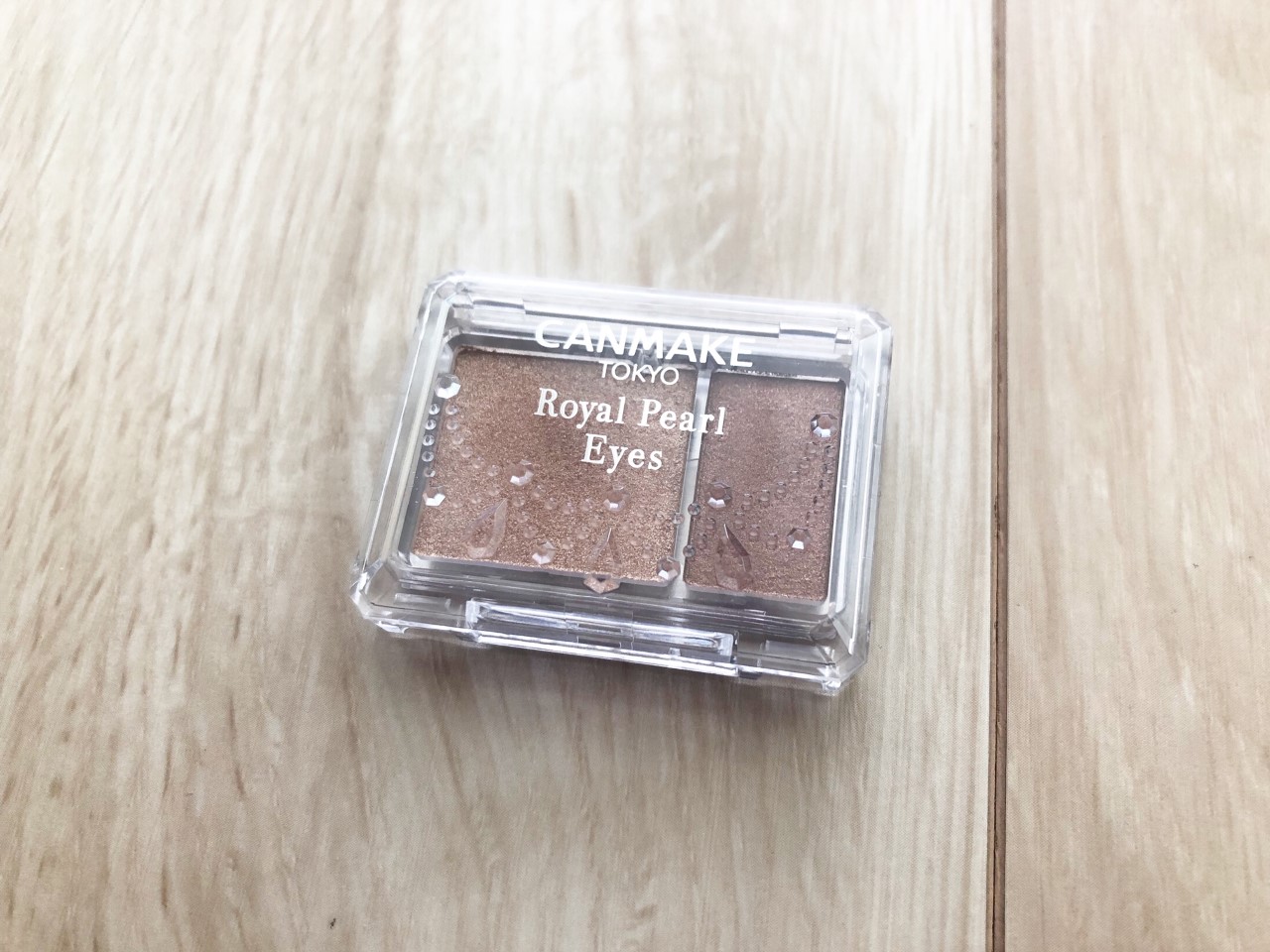 キャンメイク【ロイヤルパールアイズ 01】600円