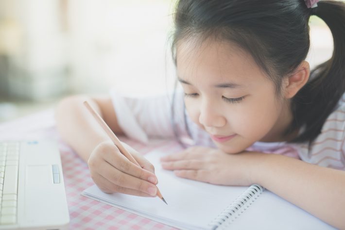 ペンフレンドを募集する少女たち