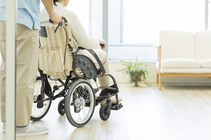 介護と子育ての時期が重なり大変という声も