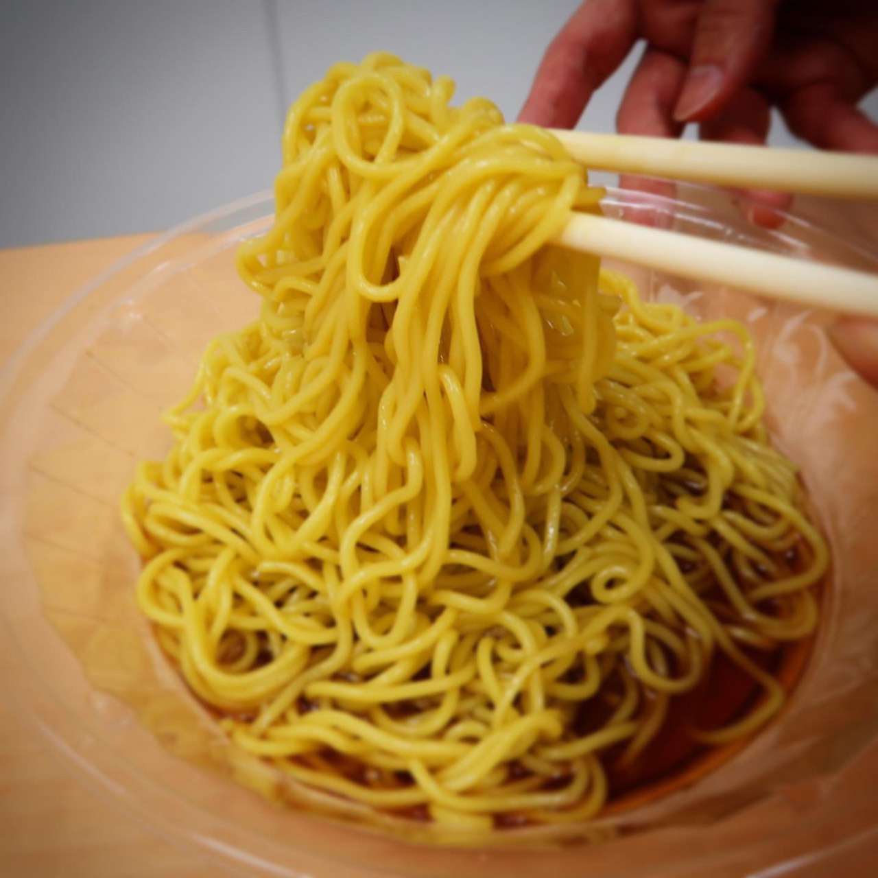 コンビニ冷やし中華の正しい盛り付け方